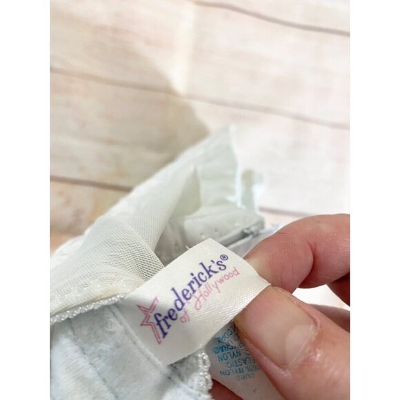 Vintage Fredericks Of Hollywood Women's White Lace Soft Bustier - 34C - Picture 9 of 11